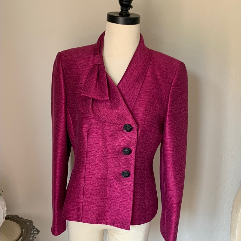 Kasper blazer metallic pink with black accent